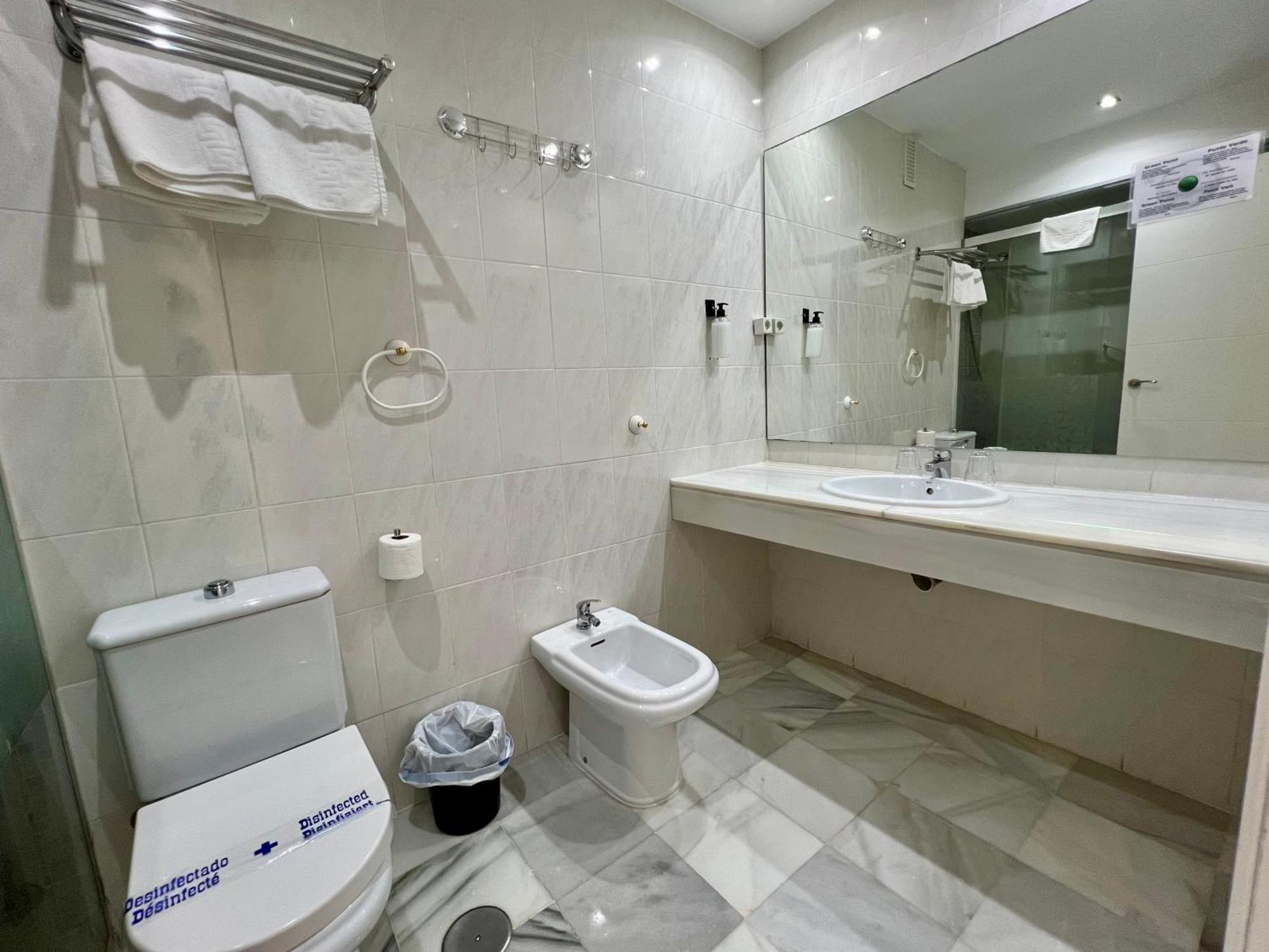 Apartamentos Turisticos Imar Кадис Экстерьер фото